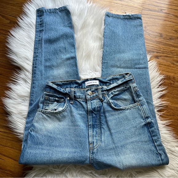 Anine Bing Sonya Jean in medium wash - Picture 3 of 14